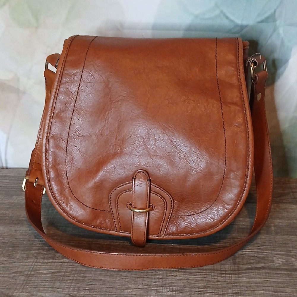 Elegant Brown Leather Shoulder Bag